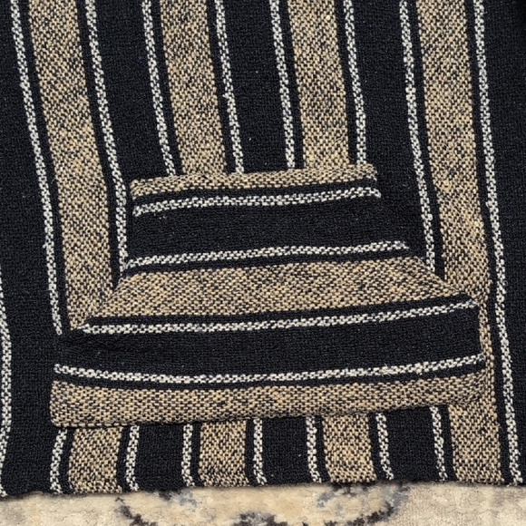 Frank’s Baja Hoodie M Black Tan Striped Mexican Drug Rug Poncho 100% Acrylic - Picture 4 of 5